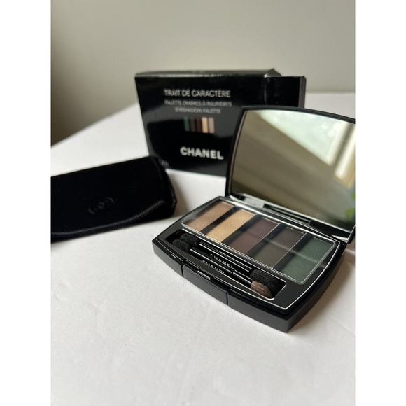 Chanel Trait de Caractere Eyeshadow Palette 5-Color Shadows .9g (31oz) - Picture 2 of 6